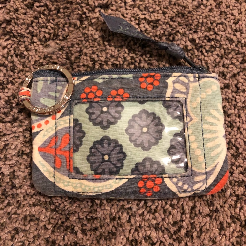 VB ID holder